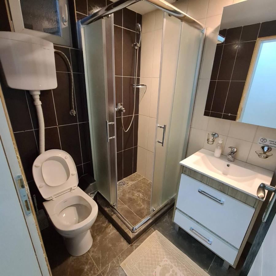 Ra Apartmani Vrdnik Rum bild