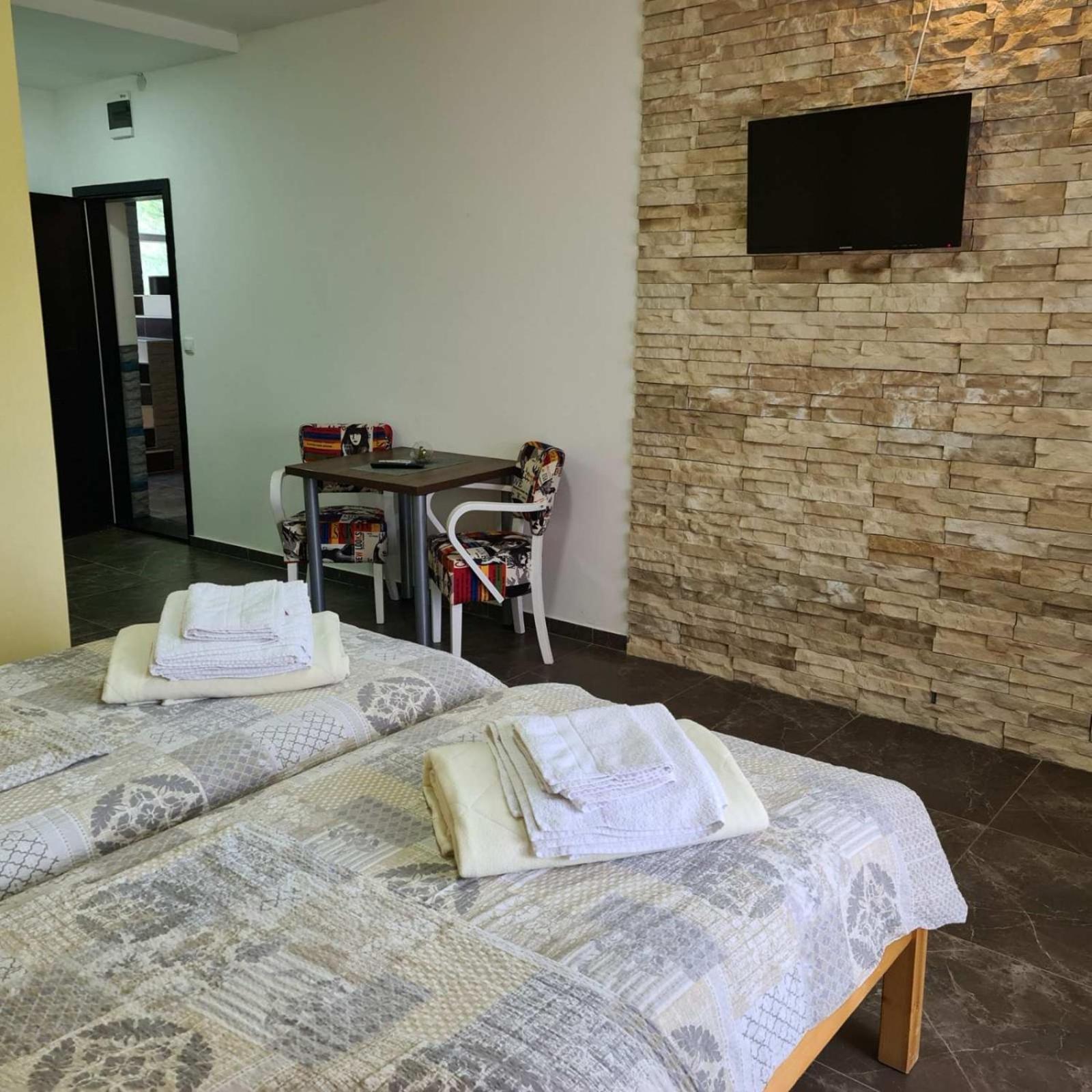 Ra Apartmani Vrdnik Exteriör bild