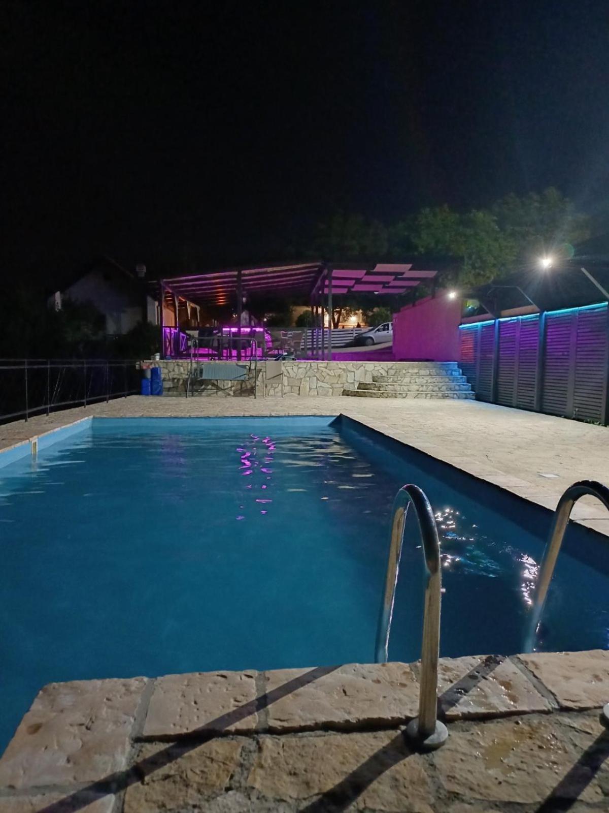 Ra Apartmani Vrdnik Exteriör bild